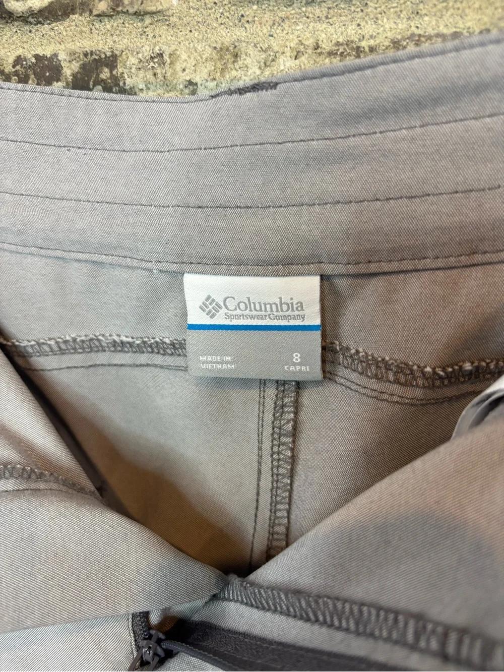 Columbia Womens Light Gray Cropped Cargo Pants Size 8
